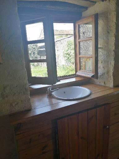 Traditional Stone Cottage Condac Exterior foto